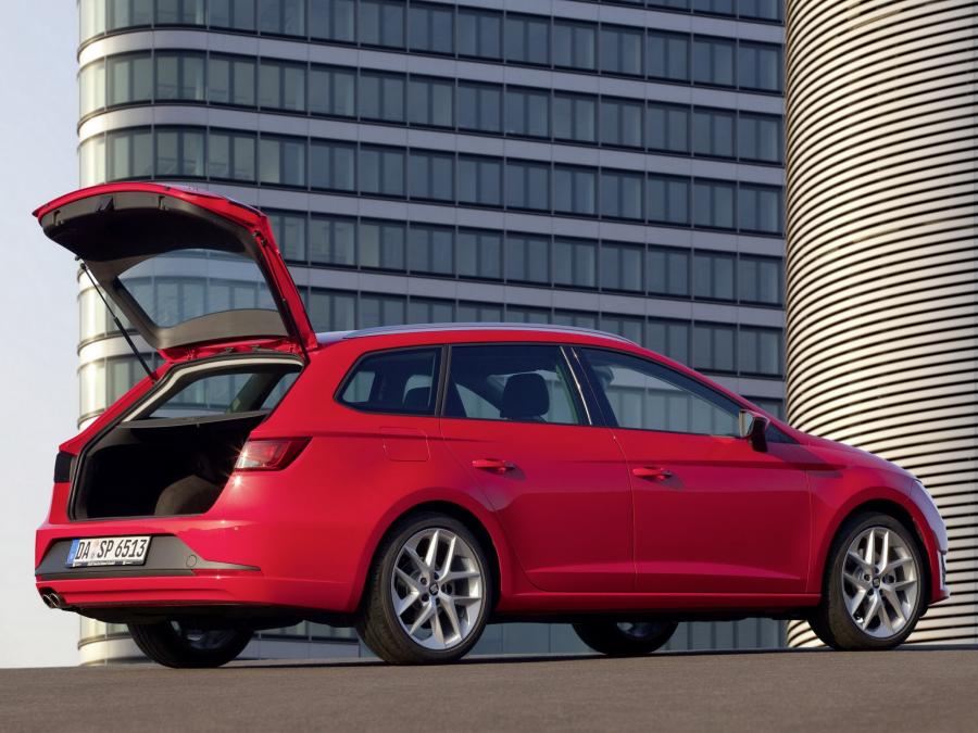  Seat Leon ST FR 2013 года  (фото 4 из 18)
